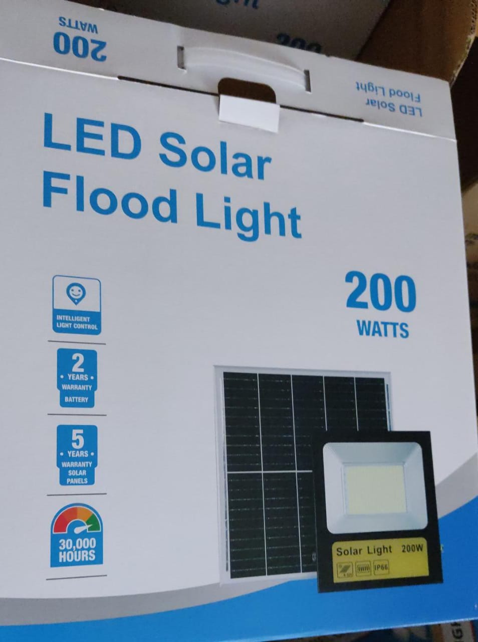 Lámpara con panel solar